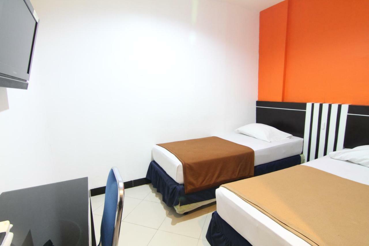Mira Hotel Banjarmasin  Extérieur photo